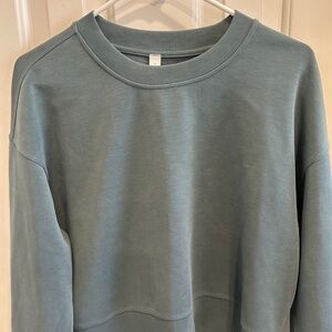 Lululemon cropped green sweatshirt